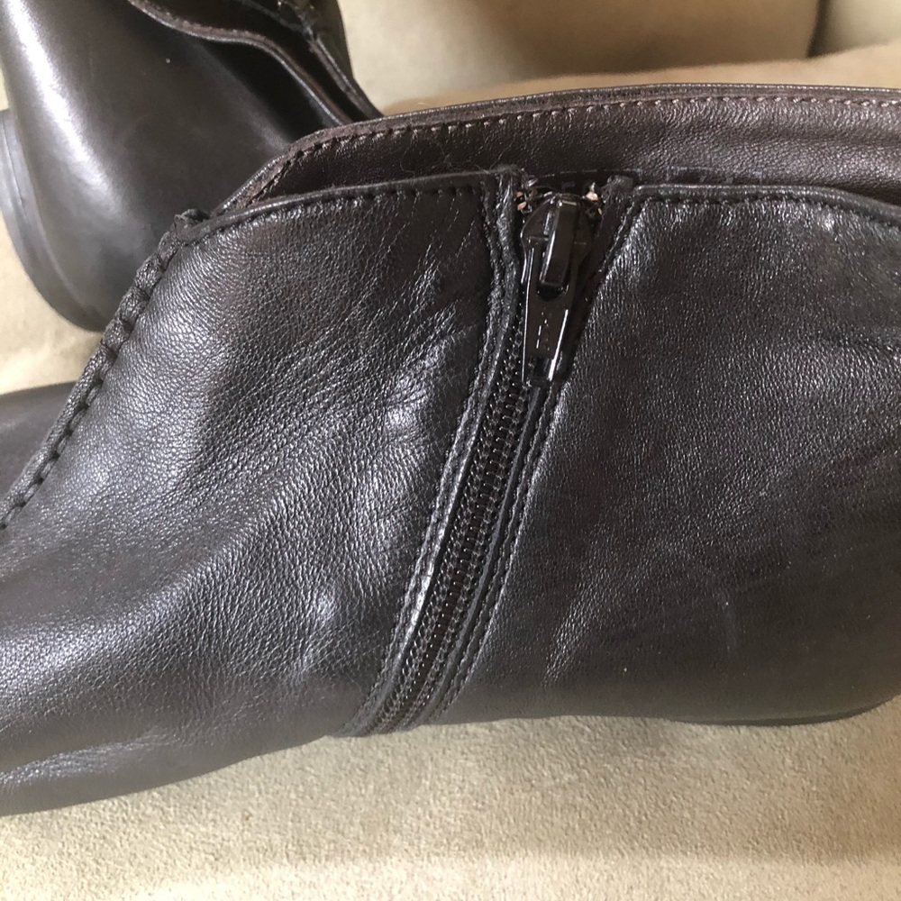 Attilio Giusti Leombruni Black Ankle Booties - Picture 5 of 8